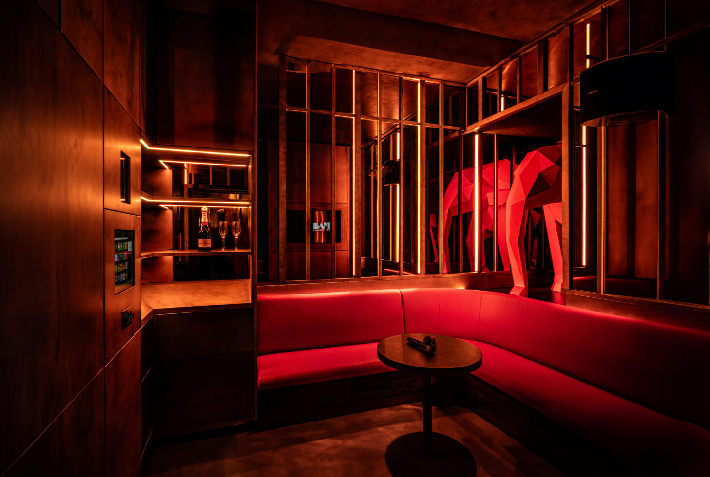 Base-format-salle-pinkelephant-uk